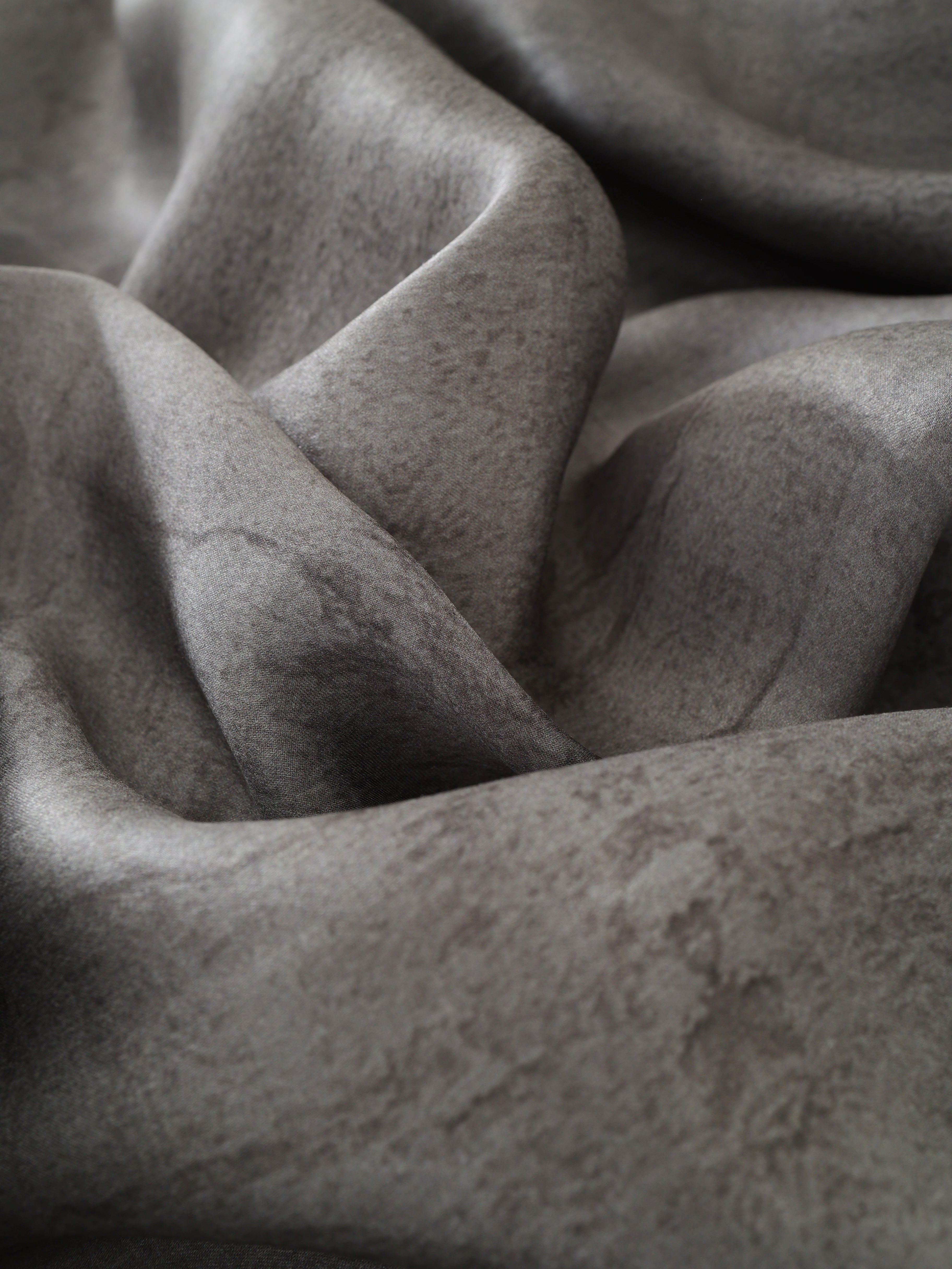 SS25 - Artist Collaboration "Bee" Printed silk tie dress at back