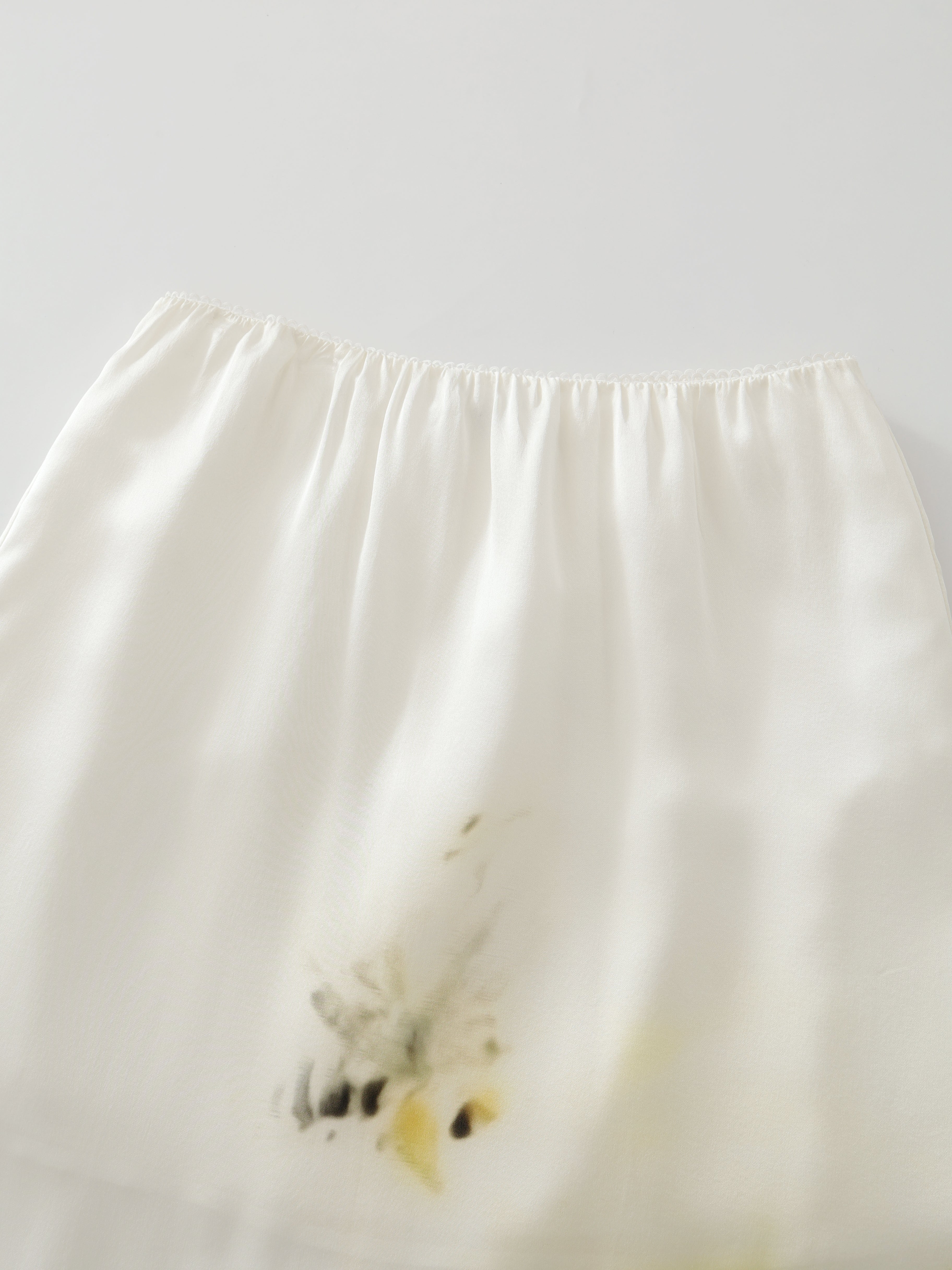 SS25 - Artist Collaboration "Bee" Printed silk stretch-waist skirt