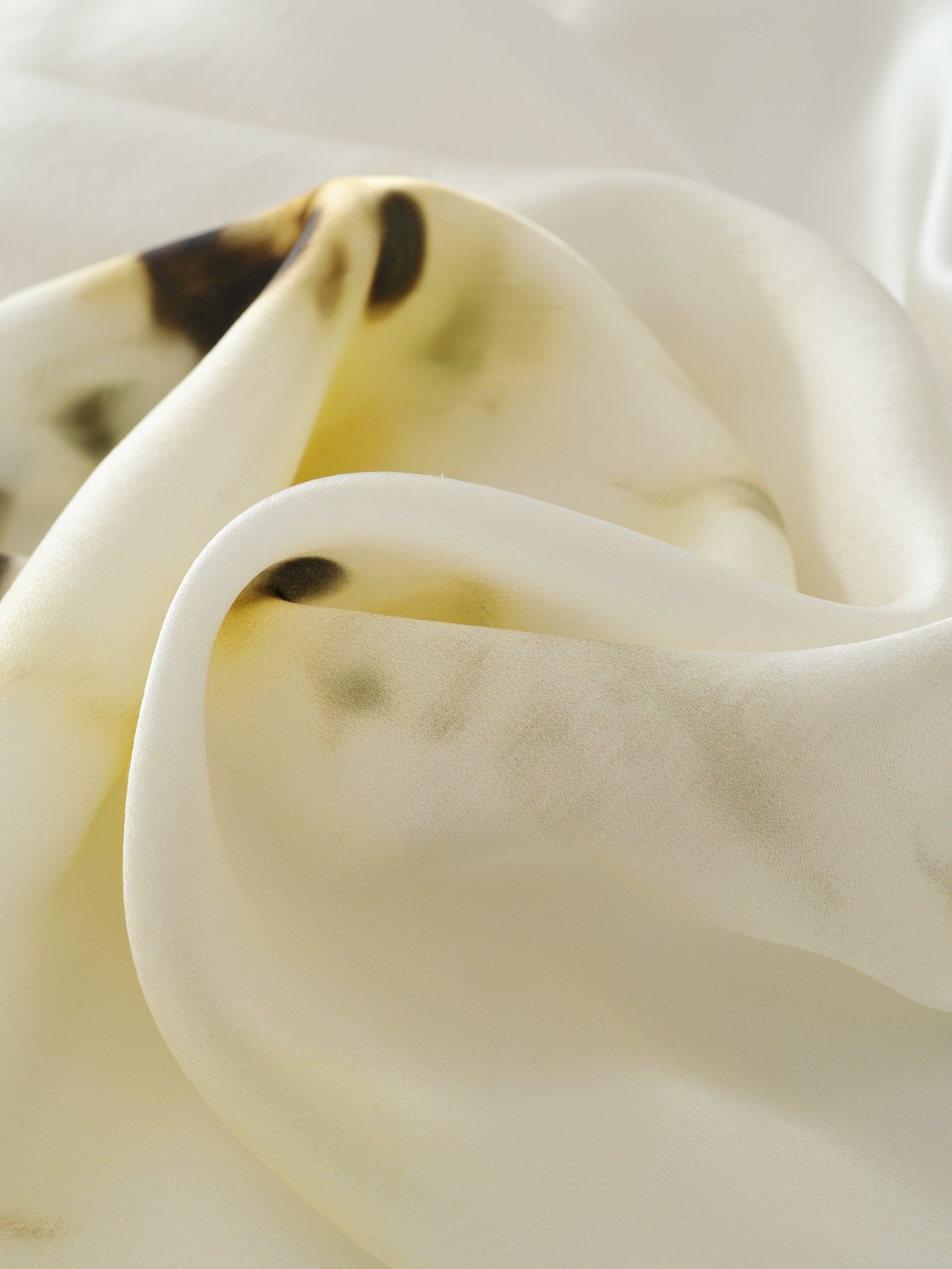 SS25 - Artist Collaboration "Bee" Printed silk stretch-waist skirt