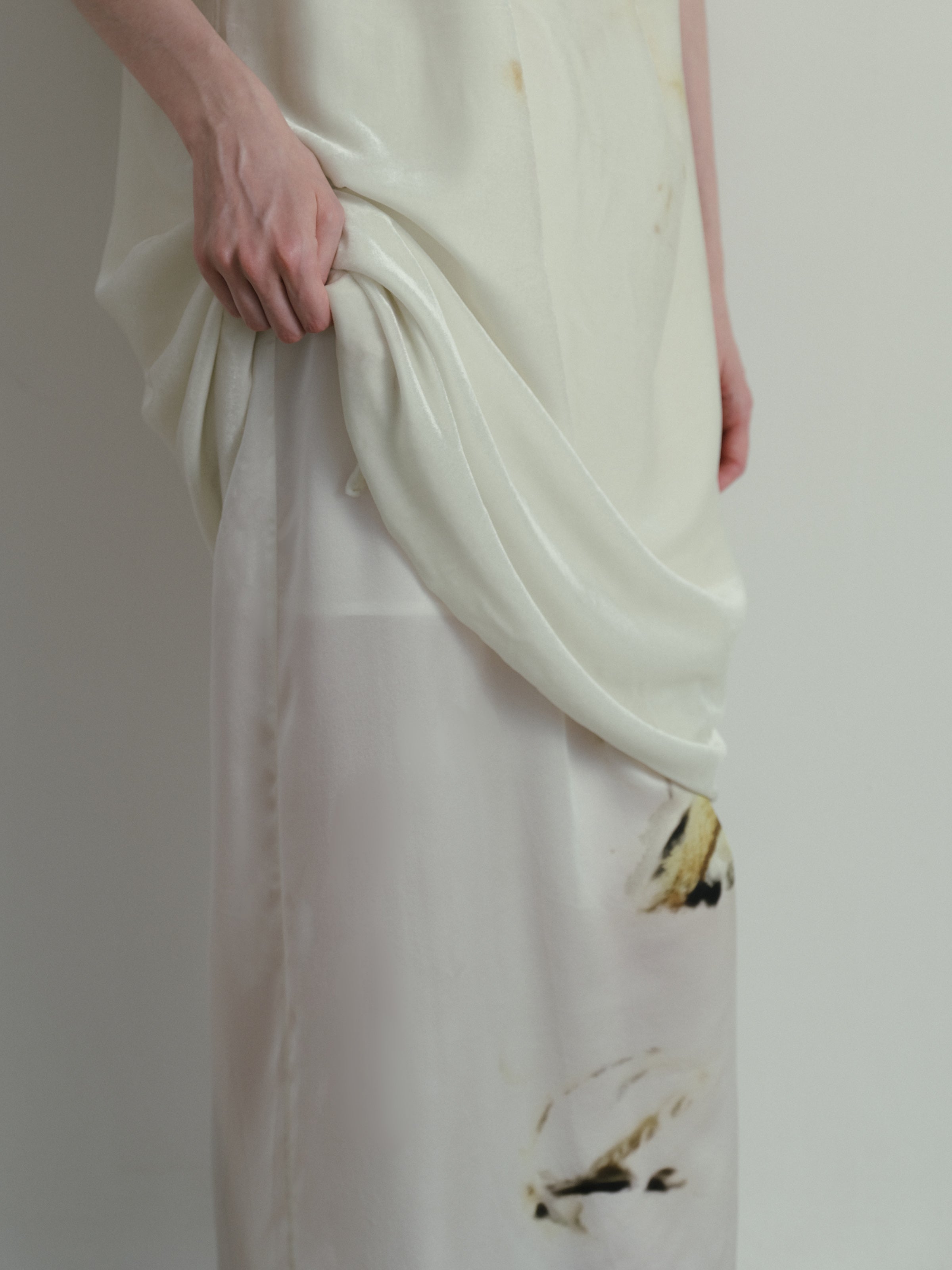 SS25 - Artist Collaboration "Bee" Printed silk stretch-waist skirt