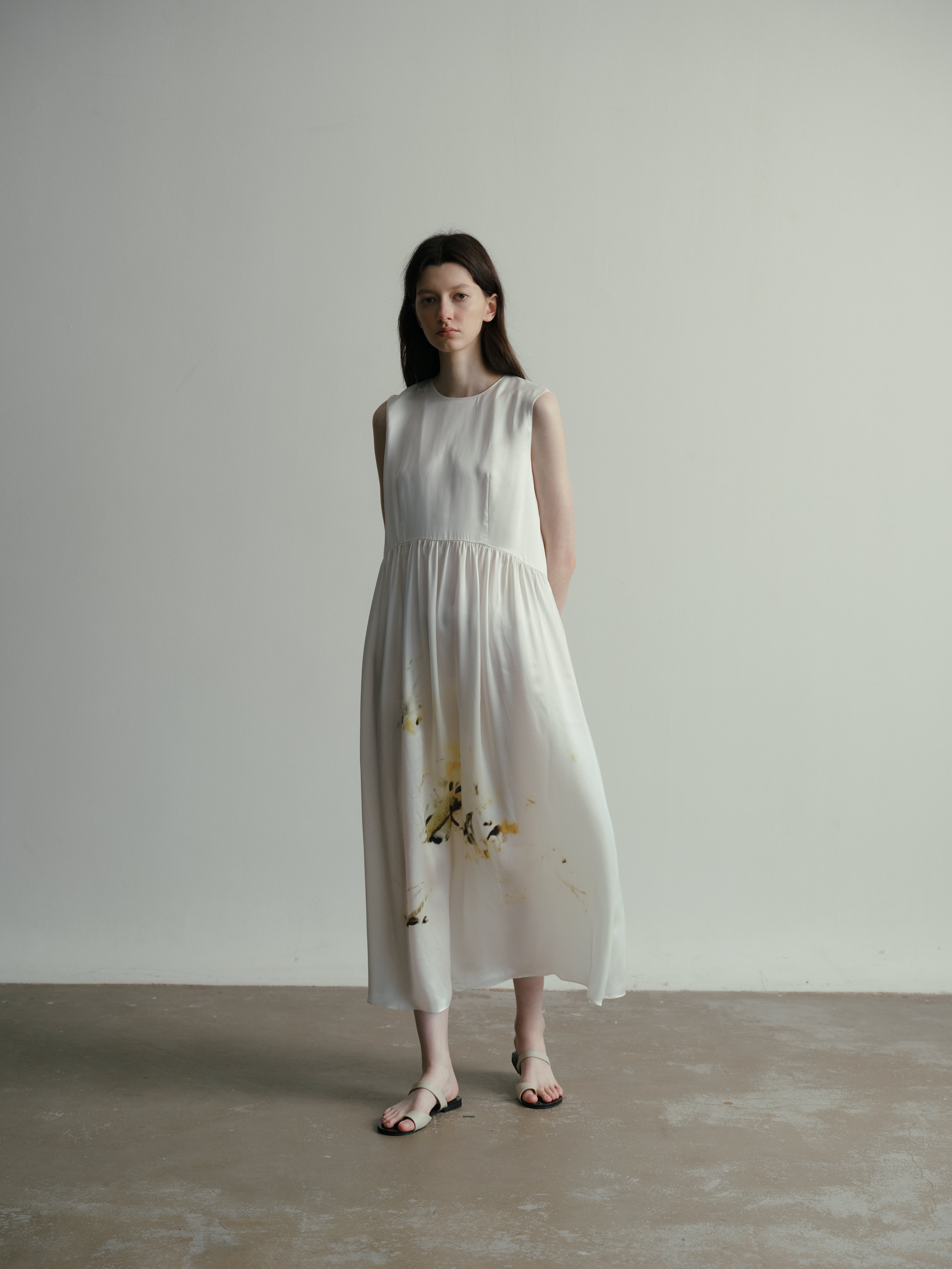 SS25 - Artist Collaboration "Bee" Printed silk tie dress at back