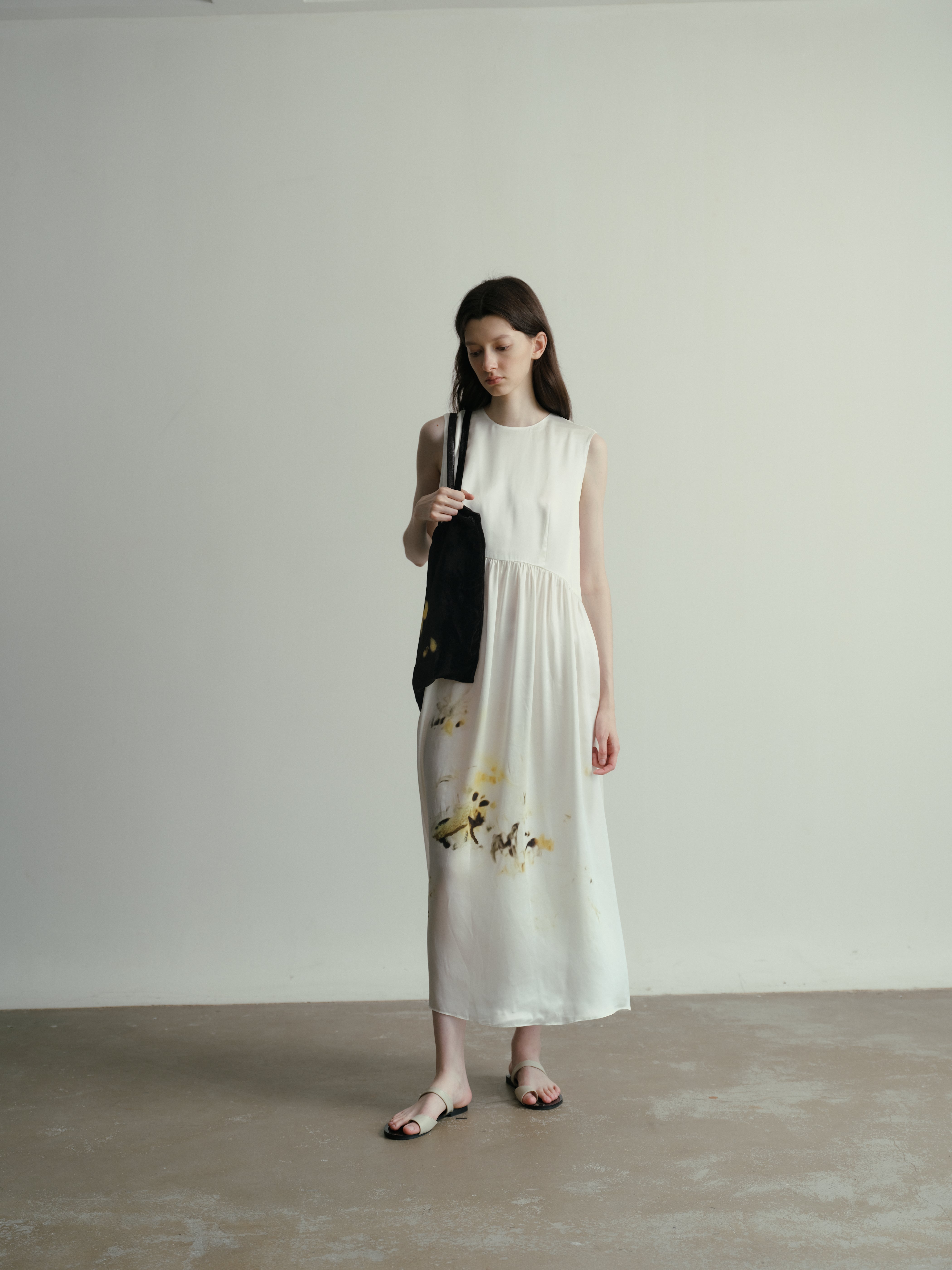 SS25 - Artist Collaboration "Bee" Printed silk tie dress at back