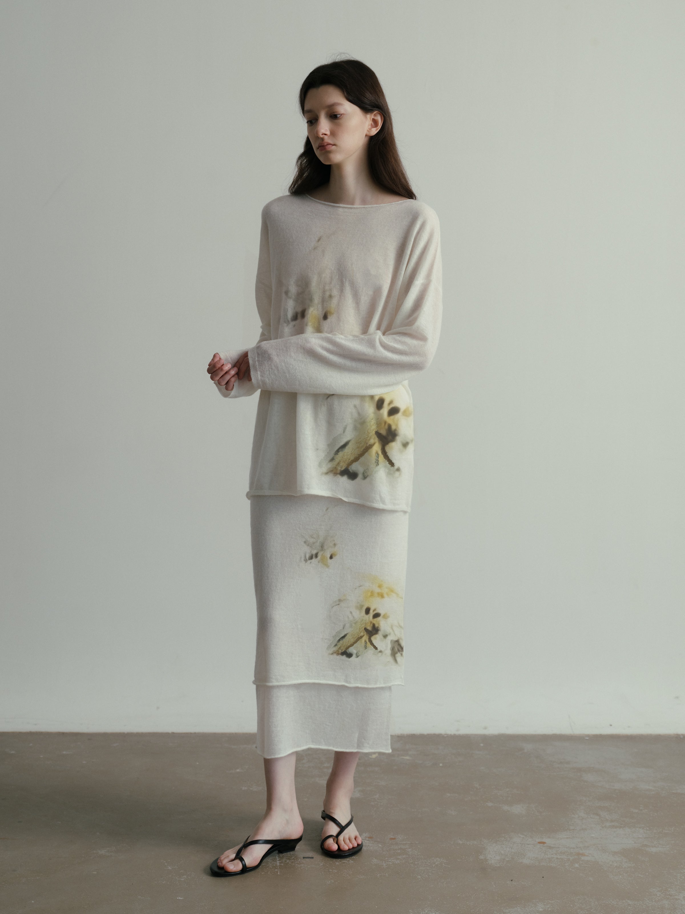 SS25 - Artist Collaboration "Bee" Printed double-layered knitted skirt