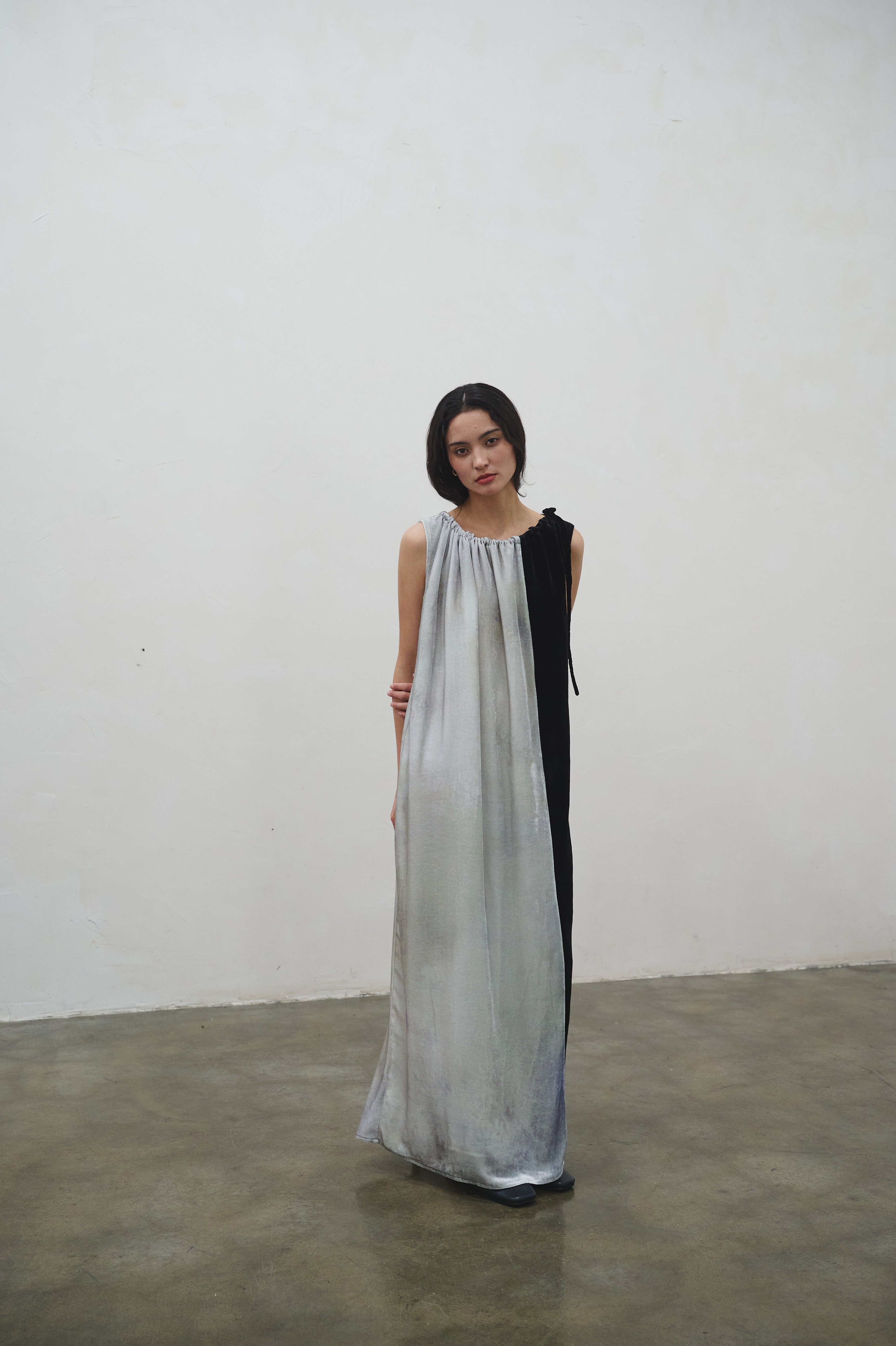 AW24 - Black and White Sleeveless Dress