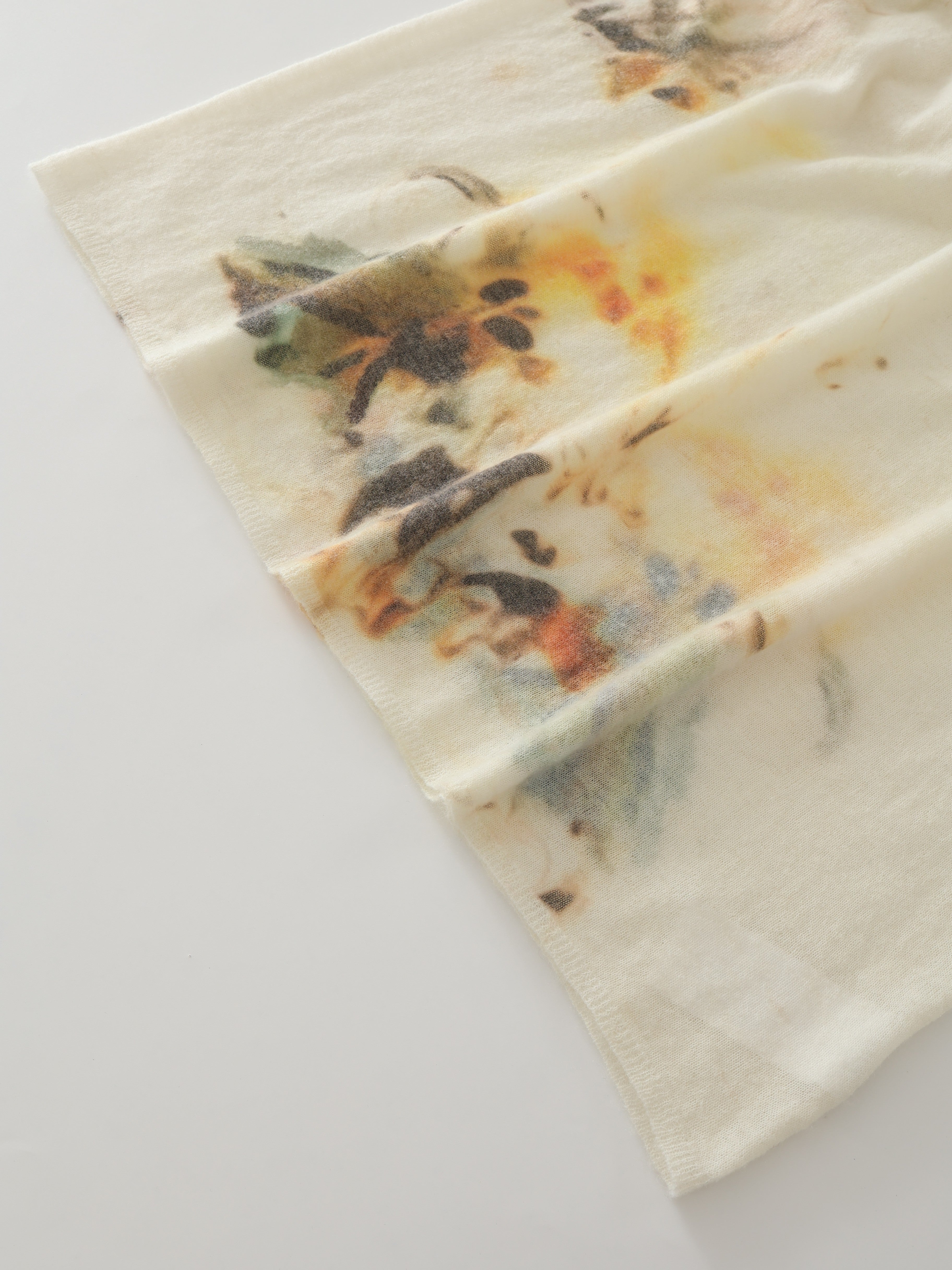 SS25 - Artist Collaboration "Bee" printing loose sweater