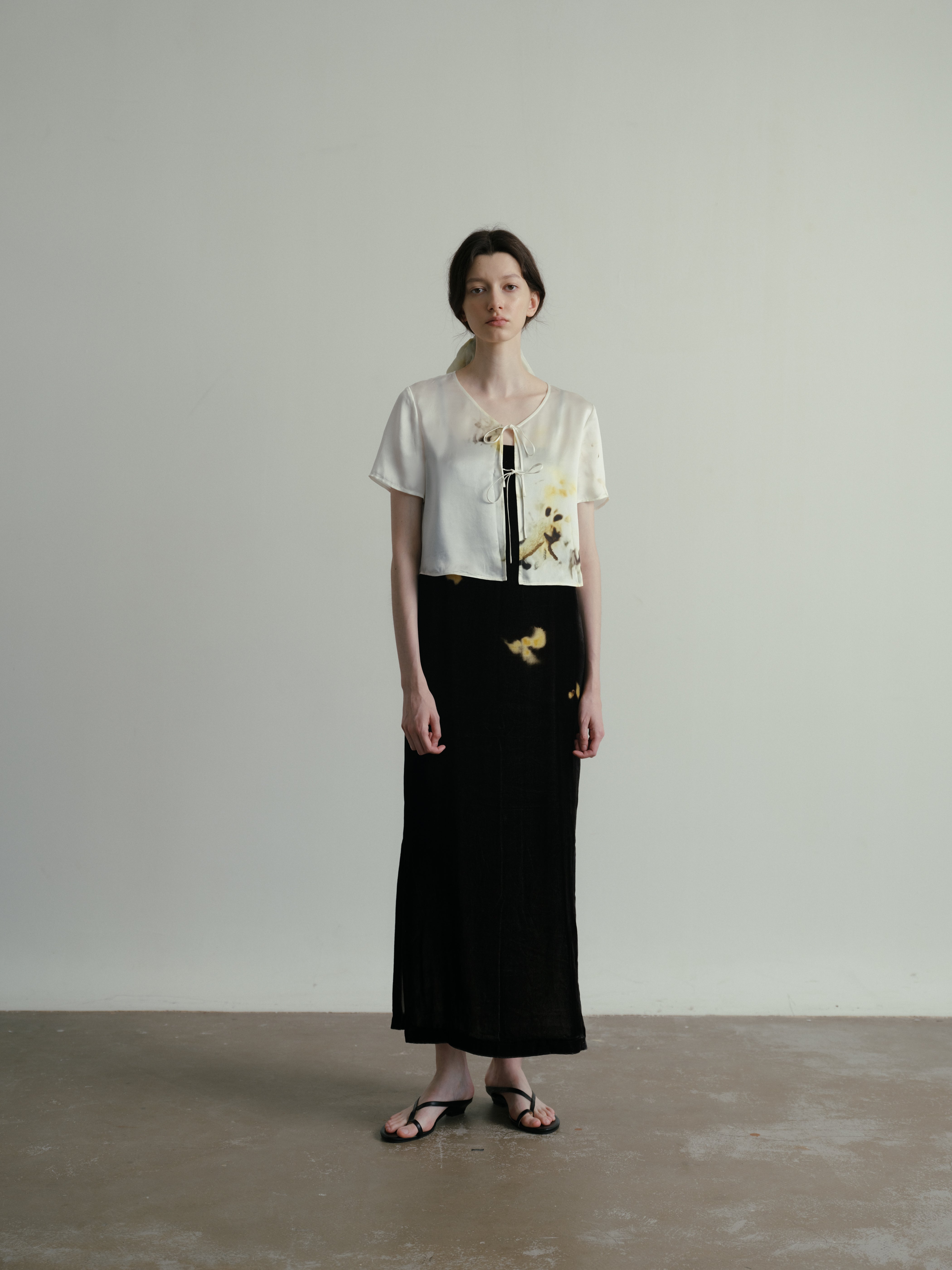 SS25 - Artist Collaboration "Bee" Silk short-sleeved lace-up top