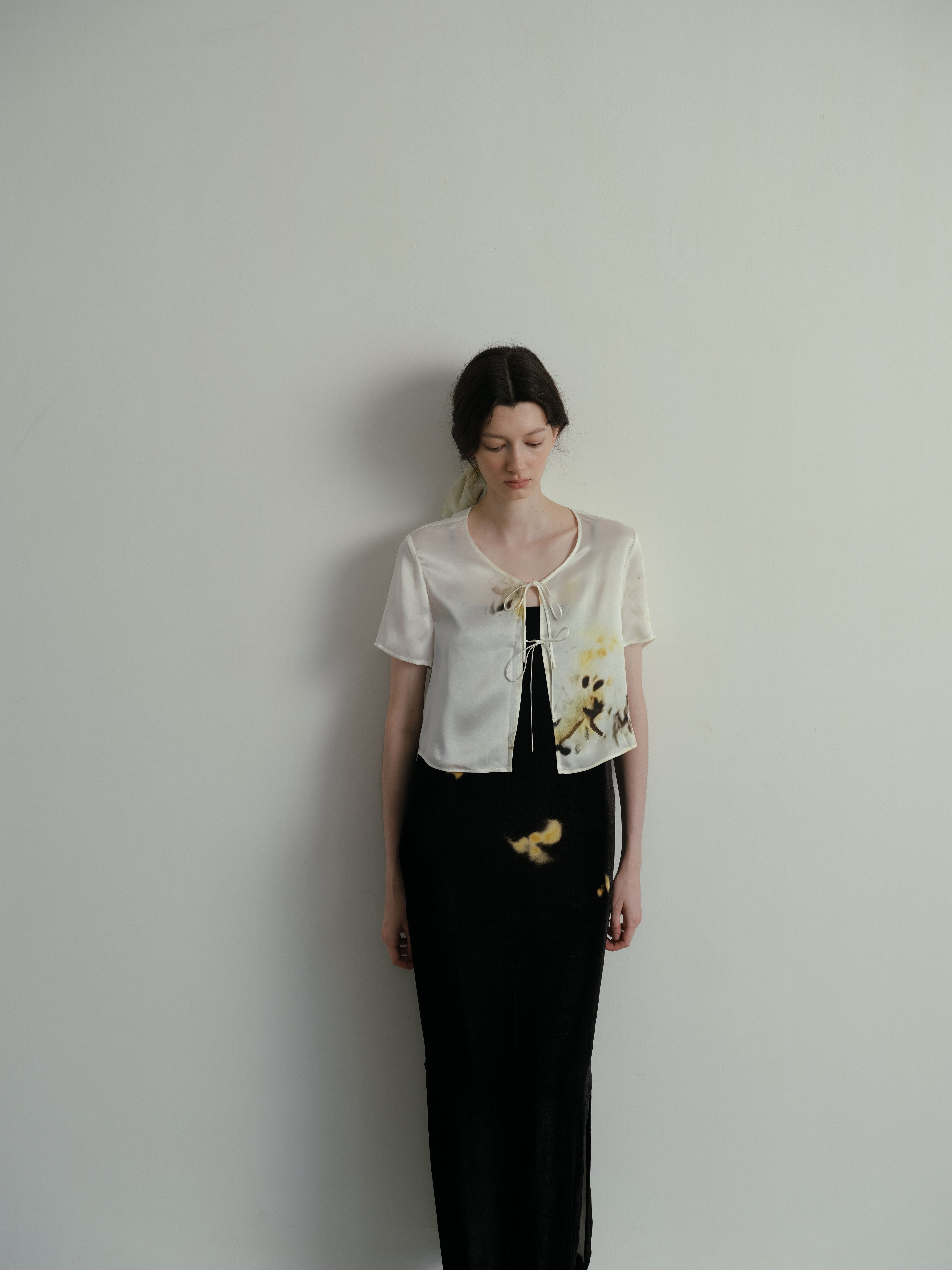 SS25 - Artist Collaboration "Bee" Silk short-sleeved lace-up top